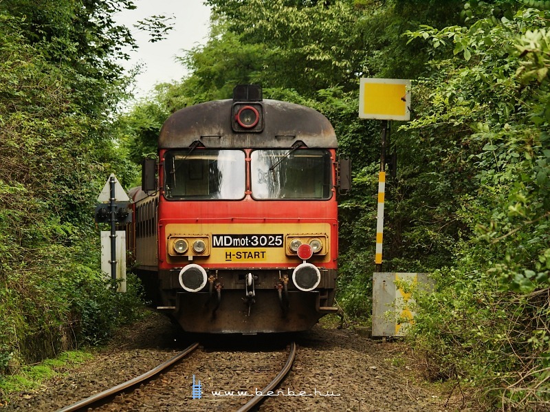 The MDmot 3025 between Szilvsvrad and Szalajkavlgy photo