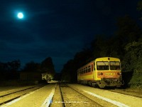 The Bzmot 215 at Szilvsvrad station