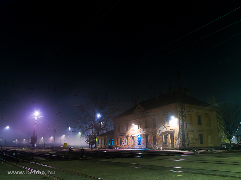 Rkosrendező station by dusk photo