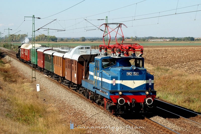 V42 527 Hort-Csány és Vámos fotó