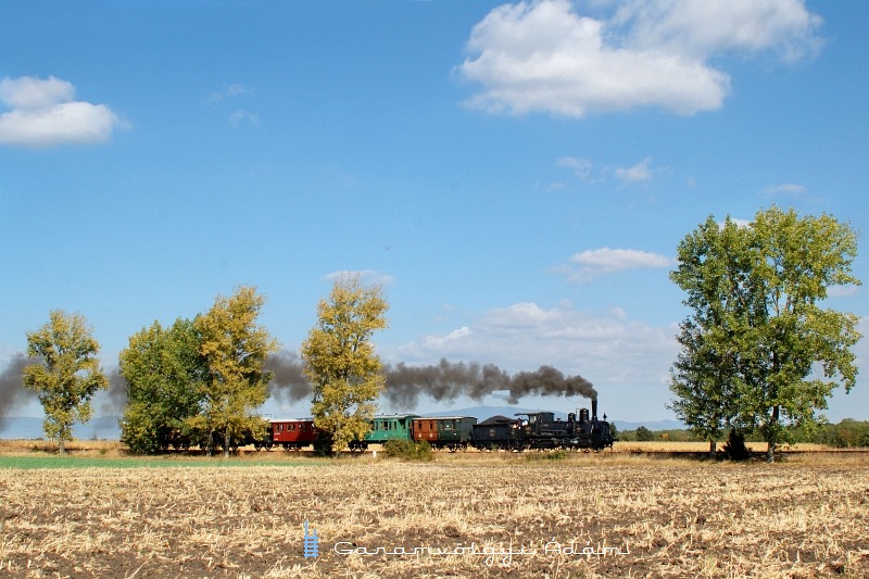 The 220,194 between Vmosgyrk and Jszrokszlls photo