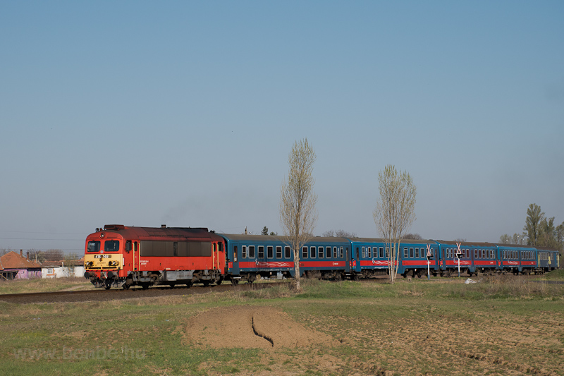 The MV-START 418 149 seen between Tborfalva and Felsőlajos photo