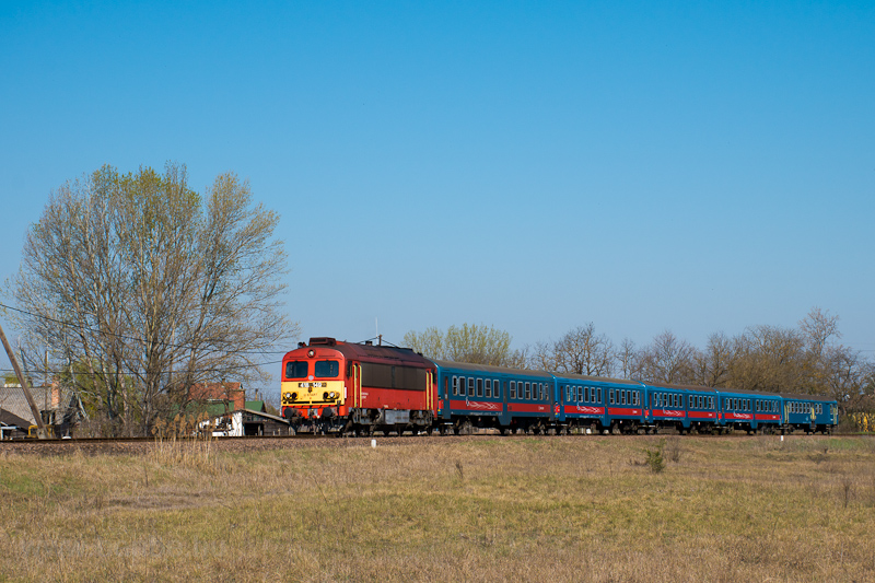 The MV-START 418 149 seen between Felsőlajos and Lajosmizse photo