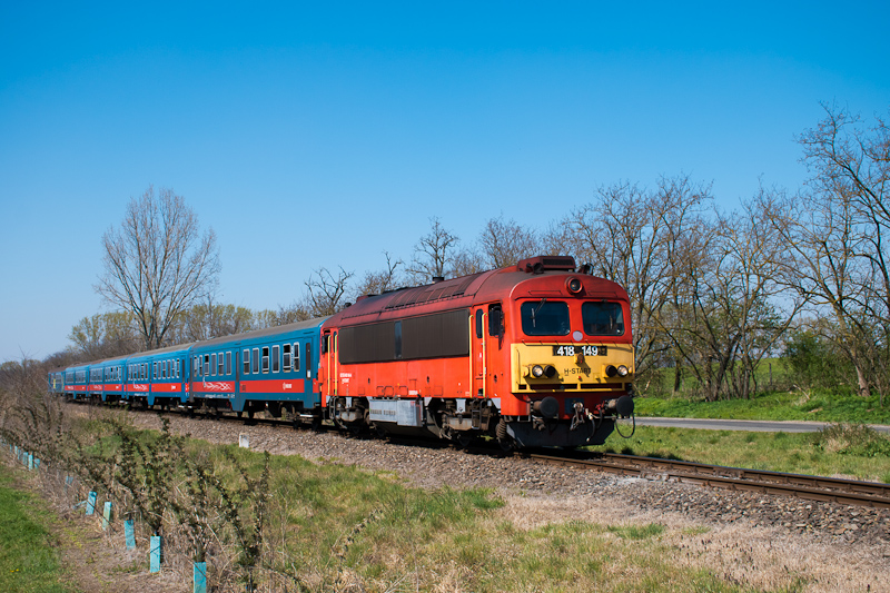 The MV-START 418 149 seen between csa and Inrcs-Kakucs photo