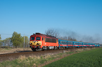 A MÁV-START 418 149 Felsőpakony és Ócsa között dübörög nagy füsttel