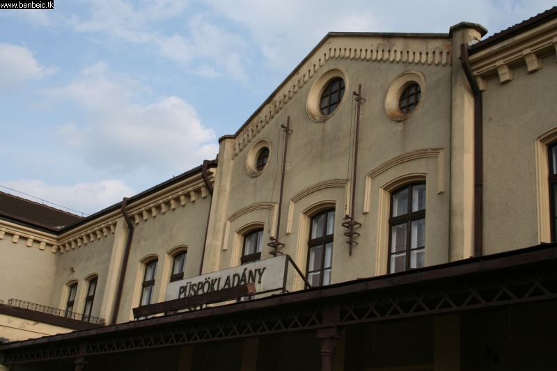 Püspökladány állomás fotó