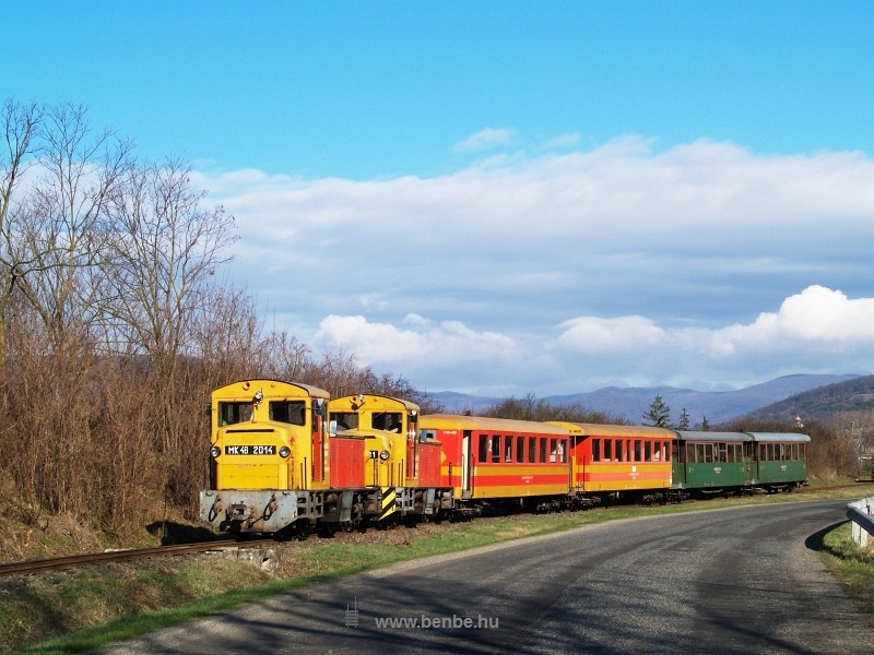 Mk48 2014 előfogatolja Mk48 2031-et Szokolya s Hrtkt kztt fot