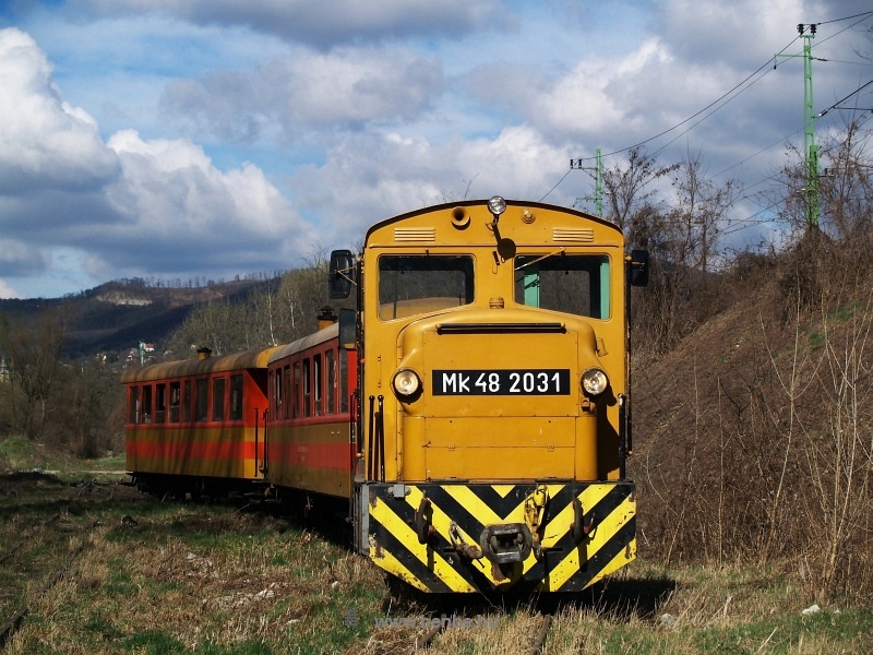 The Mk48 2031 near the upper passing loop near Verőce  photo