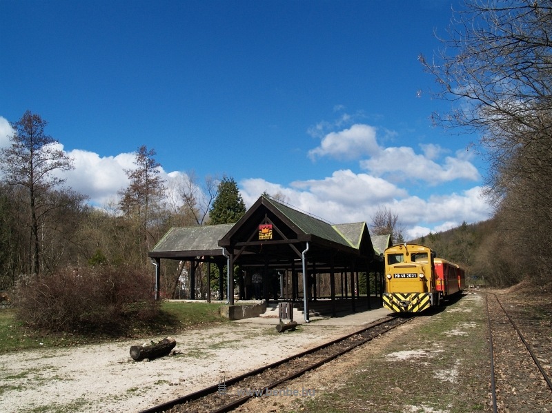 The Mk48 2031 at Kirlyrt terminus photo