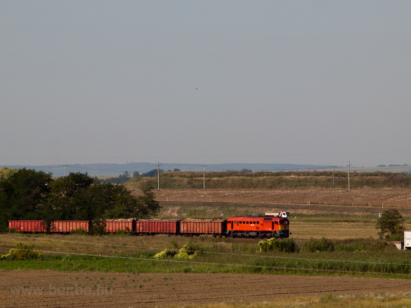 The MV-START M62  224 seen between Apc-Zagyvasznt and Jobbgyi photo