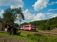 The ŽSSK 812  035-4 seen between Divnyoroszi and Pla