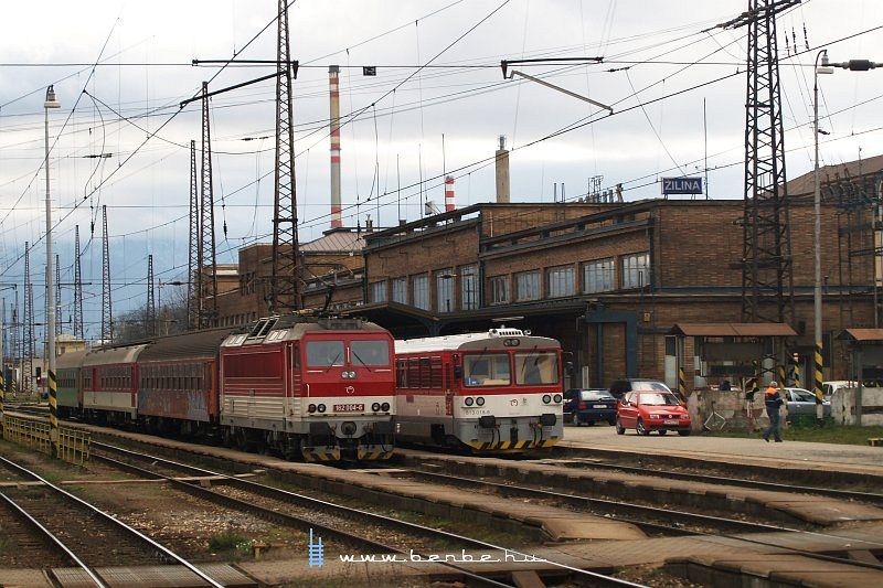 162 004-6 és 813 018-9 Zsol fotó