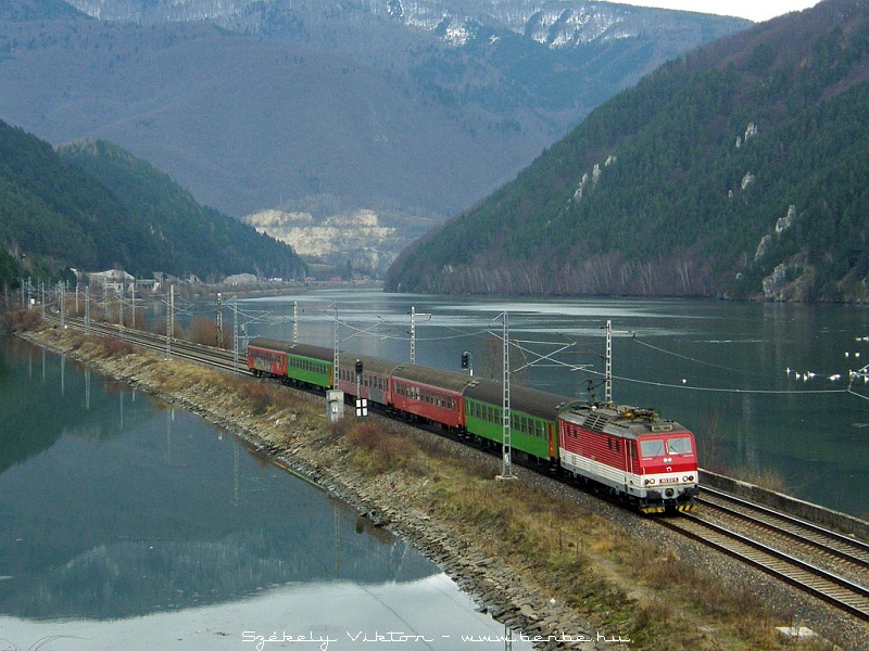 The 163 122-5 on test run at Kerpelny (Krpel any) photo