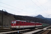 The 163 052-4 at Vgkirlyhza (Kral ovany) station