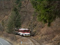 The 813 021-3 in the narrow valley of the Orava river