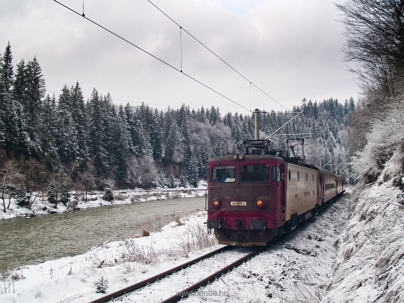 A CFR 40-0879-3 plyaszm ASEA a Galac-Marosvsrhelyi gyorsvonattal Nygra s Palotailva kztt fot