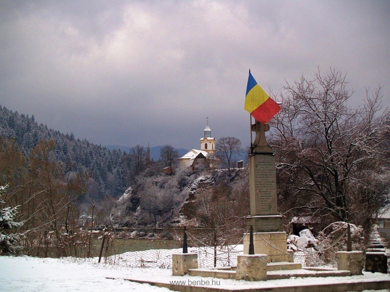 The church at Palotailva and a war memorial photo