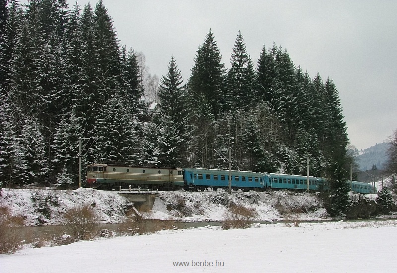 A CFR passenger train between Palotailva (Lunca Bradului, Romania) and Nygra (Stanceni Neagra, Romania) photo