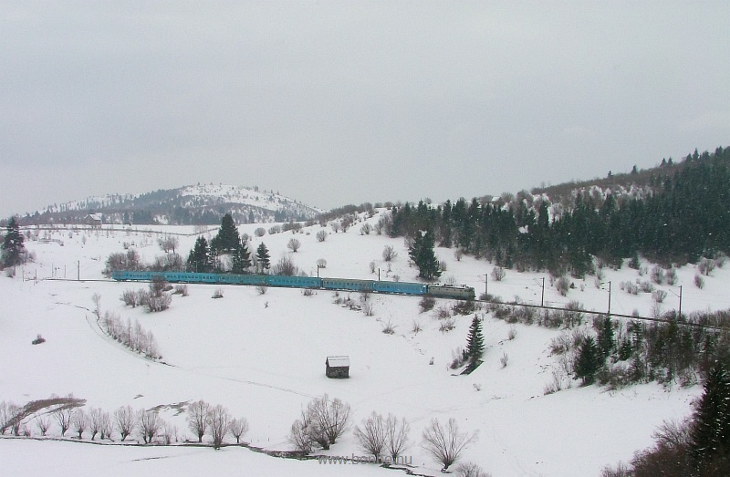 A CFR 40-0857-9 Oltfő (Izvorul Olt) s Marosfő llomsok kztt fot