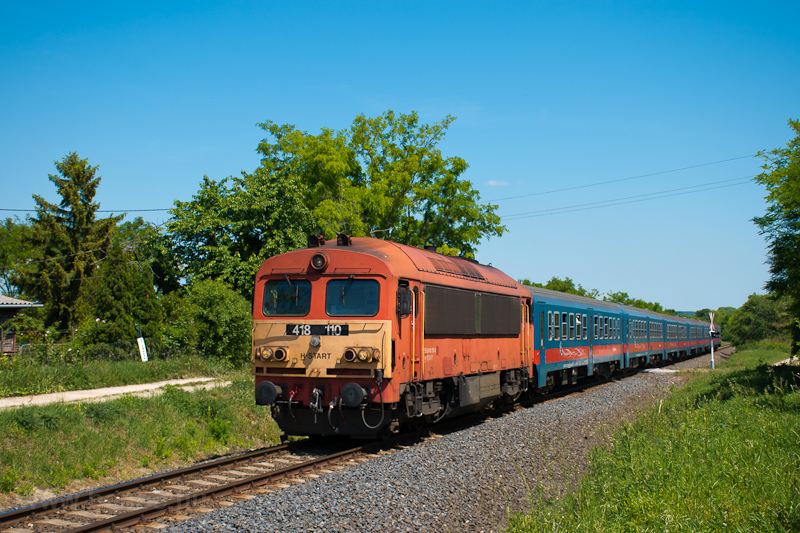 The MV-START 418 110 seen between Csajg and Balatonakarattya photo