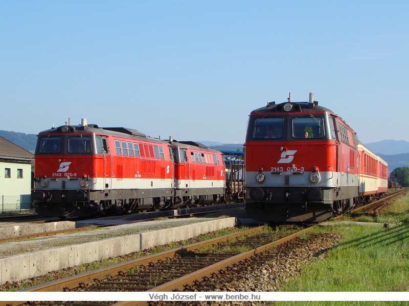 The BB 2143 029-3, 2143 075-6 and 2143 074-9 at Spratzen photo