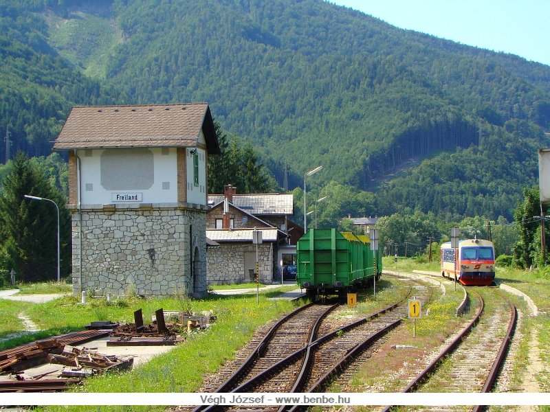 Elhagyjuk Freiland llomst, majd utnunk nem sokkal az 5047 025-1 is kijrt Traisen irnyba fot