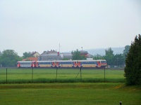 Once a day 5047 railcars formed a quadraple set with two cars from Hainfeld and two from St. Aegyd