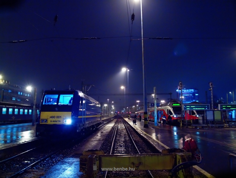 A MV-Trakci 480 001-0 plyaszm Bombardier TRAXX mozdonya a Citadella gyorsvonattal Budapest-Dli plyaudvaron fot