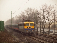 The V43 2254 with a regional fast train between Ferihegy and Vecsés