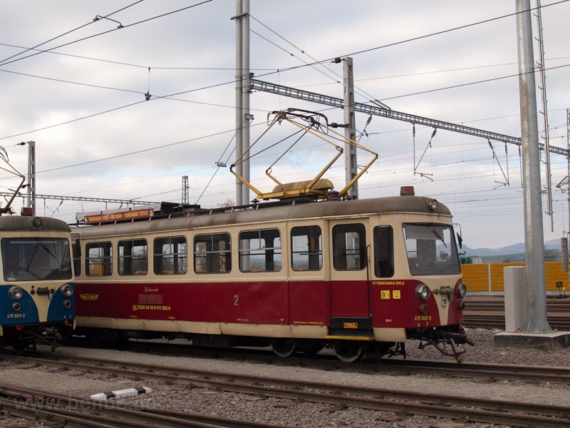 A TREŽ 411 902-0 Hőlak-Trencsnteplic llomson fot