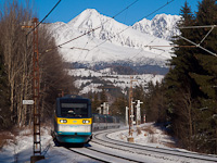 The ČD 682 007-0 seen between Strba and Strba zastvka with the High Tatras in the background