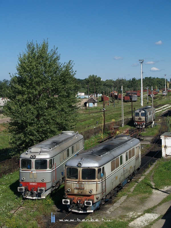 The 60-1029-2 and 60-1054-0 at the Dornesti depot photo