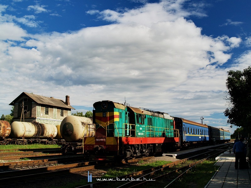 The CsME3-5476 at Hlyboka station photo