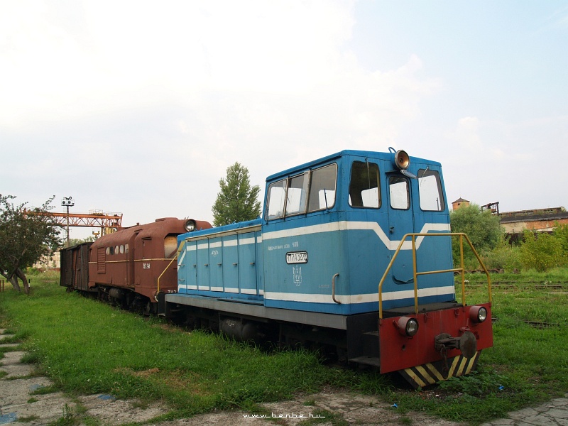 Romos TU2-es s lezsrozott TU7-es mozdony Beregszszon fot