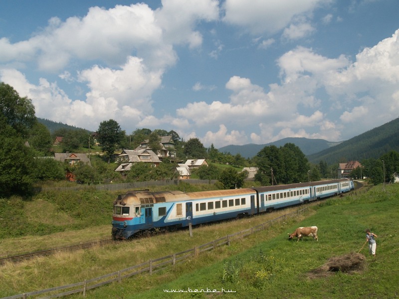 The D1 626-3 at Tatarov stop photo