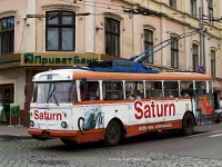 Régi Skoda-troli Csernovic belvárosában