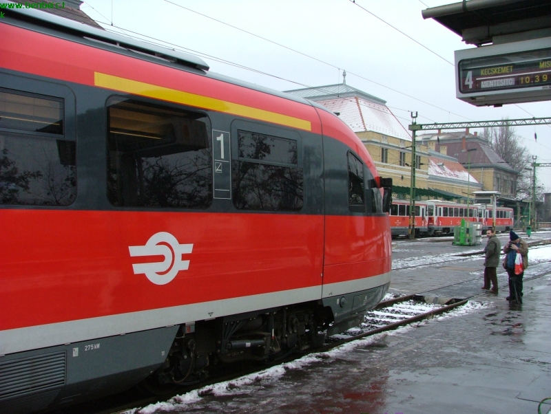 MÁV-logóval... kép 63-42 017-8 Szegeden fotó