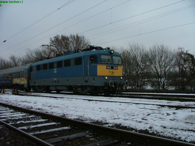The V43 1249 at Szeged passanger station photo