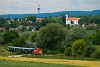 A Vál-völgyi Kisvasút Mk48 2012 Felcsút és Puskás Akadémia között