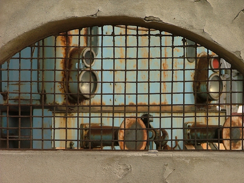 The sad locomotive of the shot down sugar factory at Hatvan photo