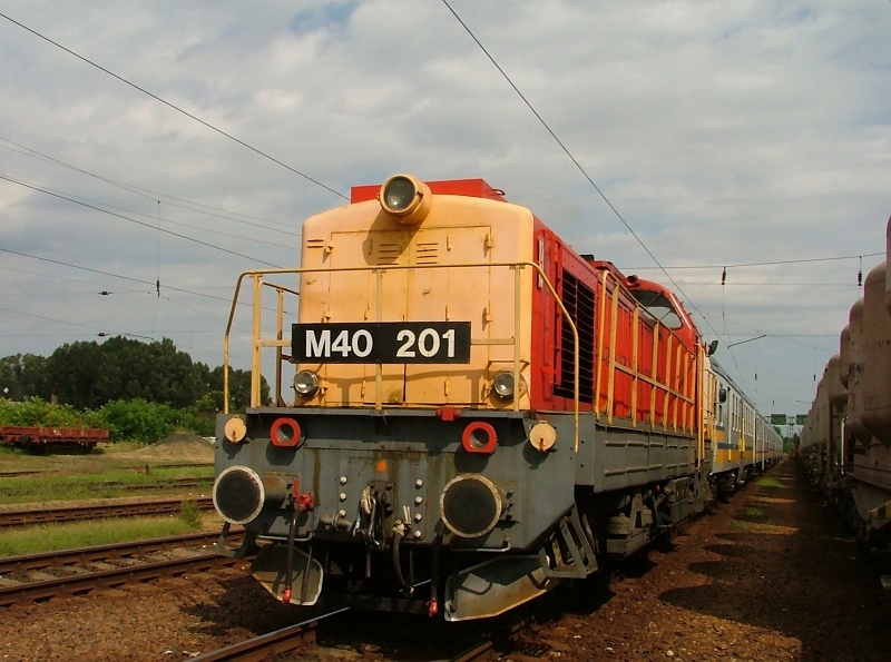 M40 201 és BDt 325 Hatvanban fotó