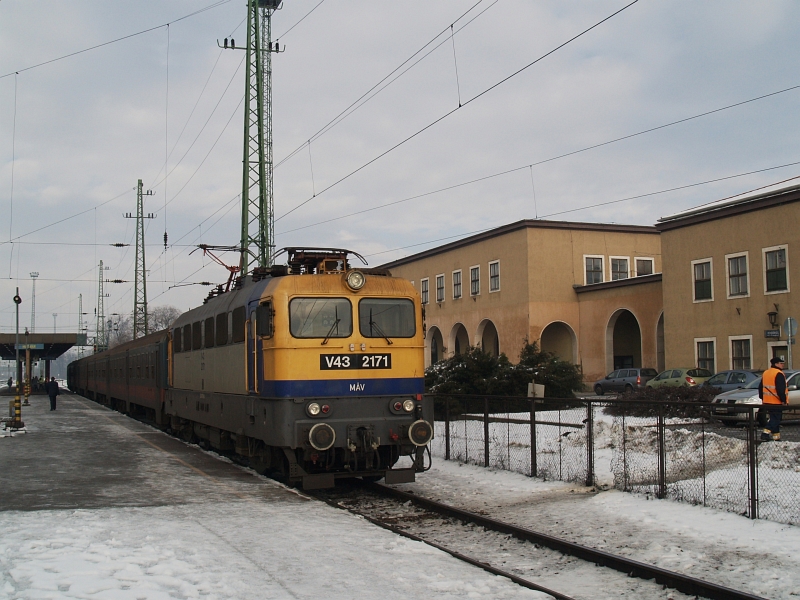 V43 2171 Hatvanban fotó