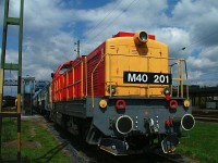 The freshly painted M40 201 at Hatvan