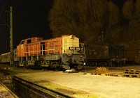 The now-scrapped M40 206 at Hatvan by night