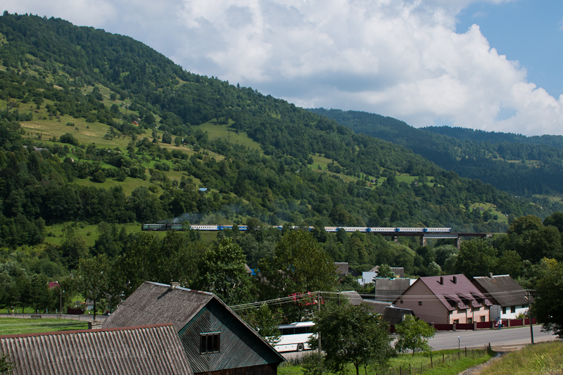 The UZ 2TE10M-2650 seen between Kvasi/Квасы and Svidovetsi/Свидівець  on the Tisa river viaduct in Ukraine photo