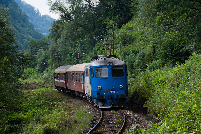 A CFR Calatori 60 1400-5 Visvlgy s Petrovabistra (Viseu Bistra, Romnia) kztt fot