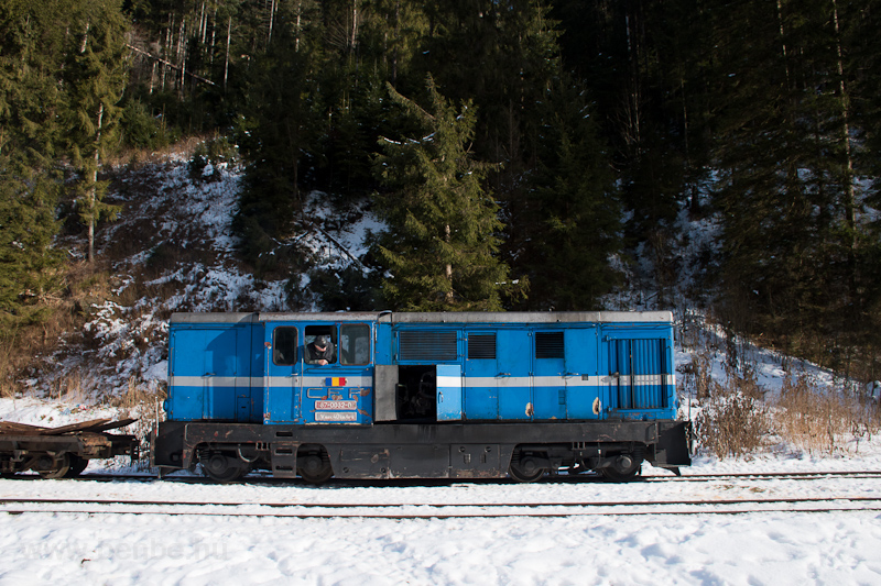 The CFF Viseu 87-0032-0 seen at Valea Babei photo