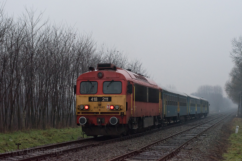 The MV 418 211 seen between Nyrbtor and Nyrbogt photo