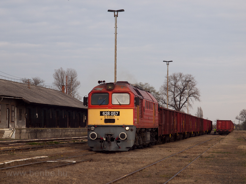 The MV-START 628 057 seen at Hdmezővsrhely photo