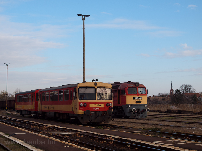 The MÁV-START 628 057 and t photo